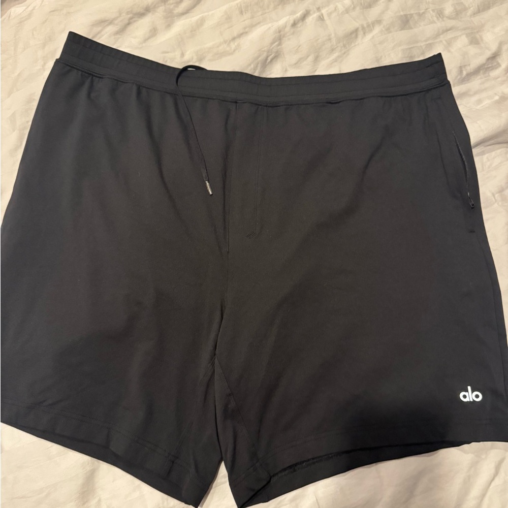 ALO Yoga Black shorts LIKE NEW